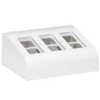 Vloerdoos voor opbouw - 3 x 4 uit te rusten modules (3 plaatsen voor LED) - afmetingen 217 x 167 x 90 mm - uitgerust met draaiende kabelhouders