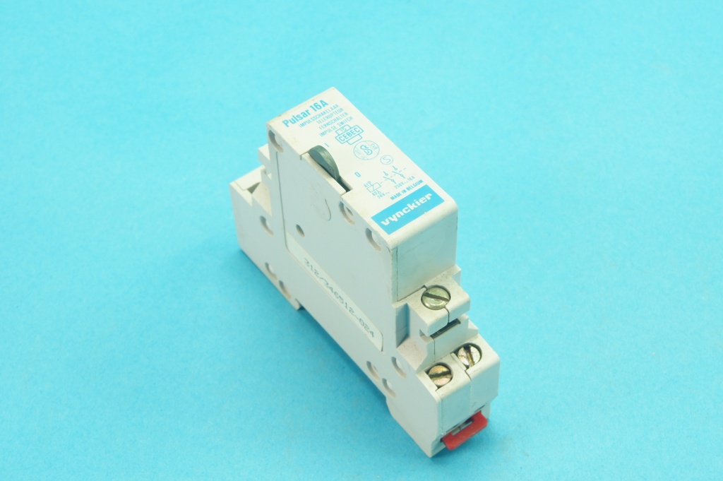 Vynckier Pulsar 16A 312/346512-024 modular impulse relay 2 poles with 2 NO 16A 250 VAC contacts and coil 24 VAC