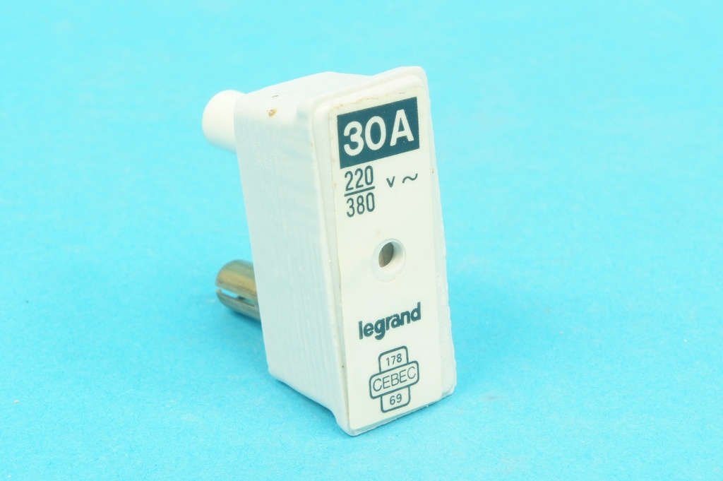 Legrand 24730 plug-in circuit breaker 30 A 220/380 VAC 30 mm new