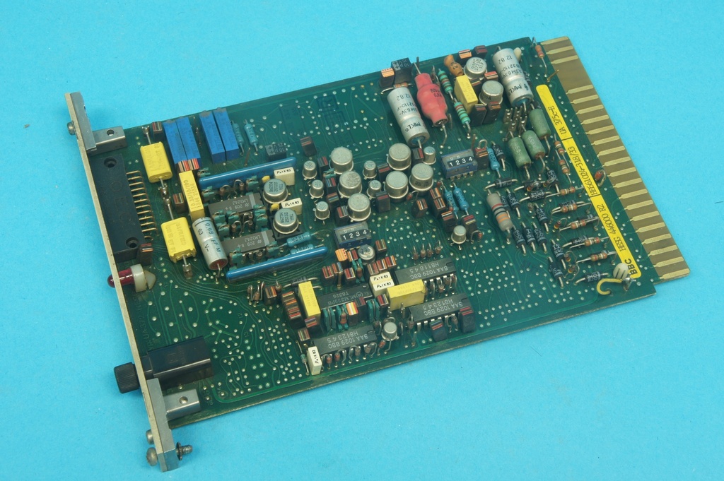 BBC/ABB UA375C-E HESG446000R2 HE661024 signal distrubution module