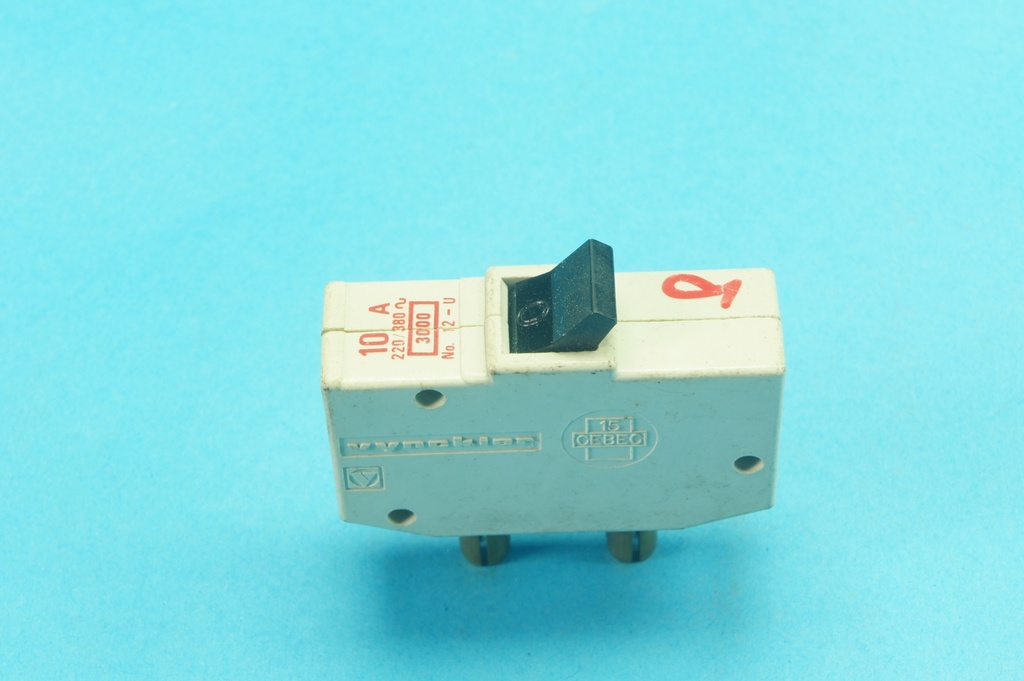 Vynckier 12-U plug-in circuit breaker 10A 220/380 VAC 3 kA 1 pole