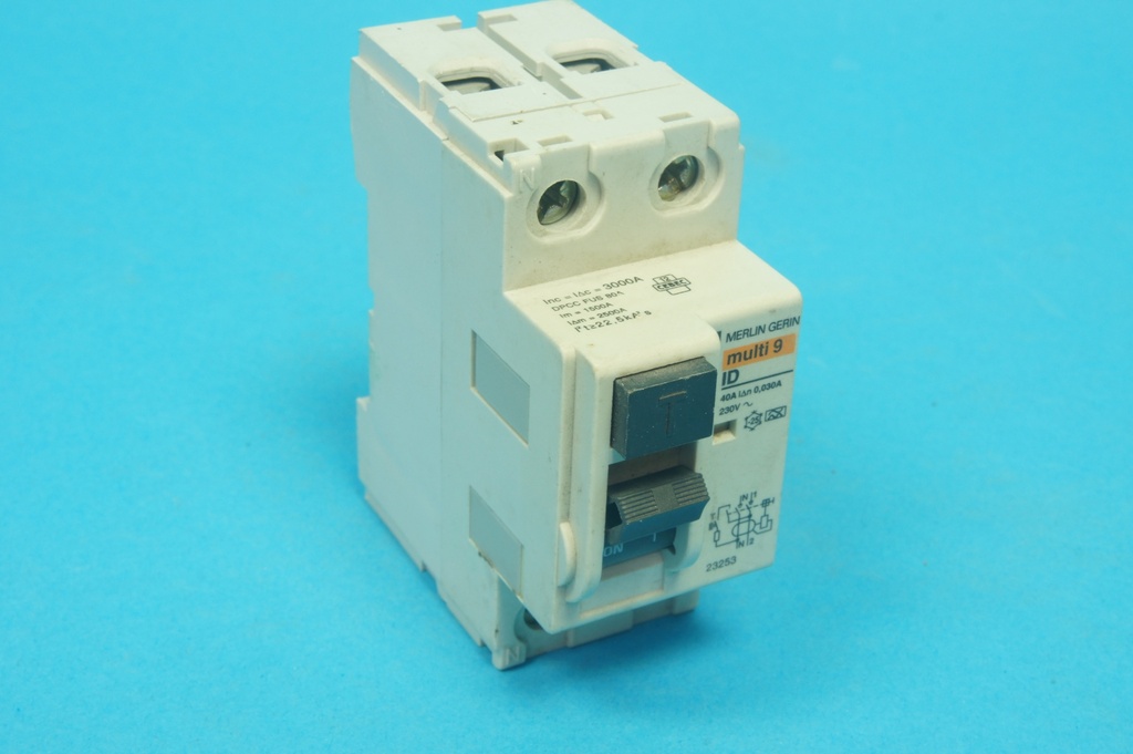 Merlin Gerin Multi 9 ID 23253 residual current (erath leakage) circuit breaker 1-pole + N 40A 30mA 3kA