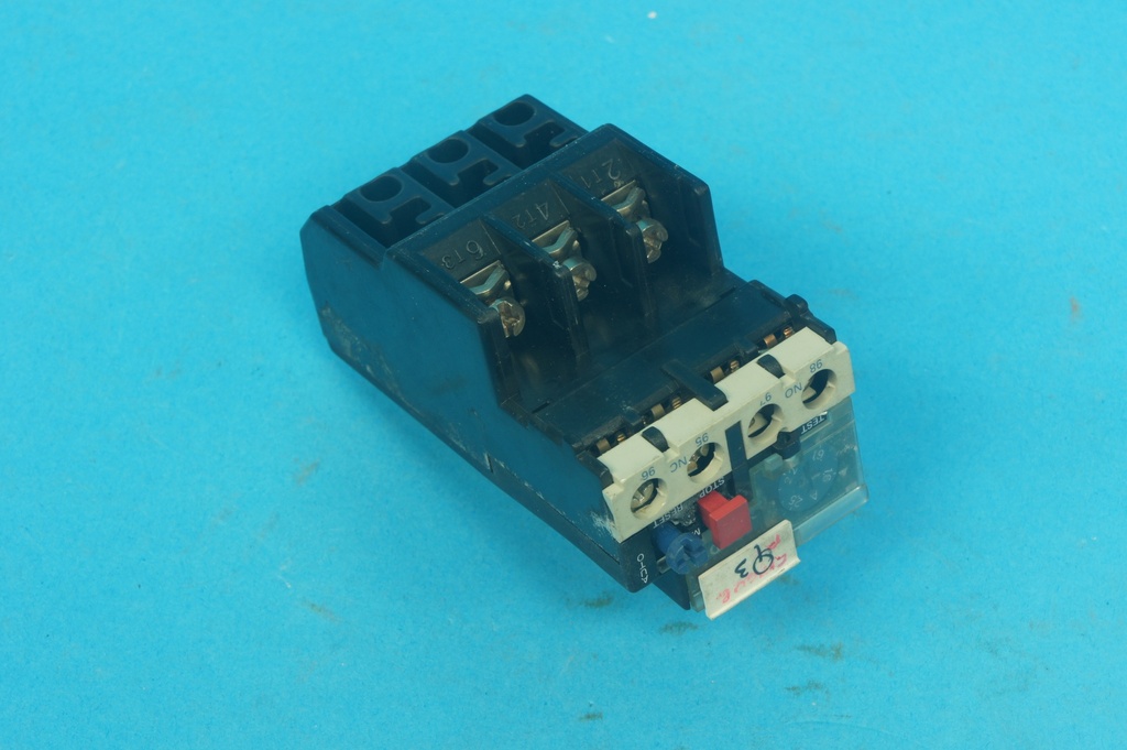 Telemecanique LR2D1307 thermal overload relay 1.6-2.5 A 3 poles with 1 NO and 1 NC contacts 600 VAC 5A, to be used with contactor LC1-D/LP1-D or adapter LA7-D