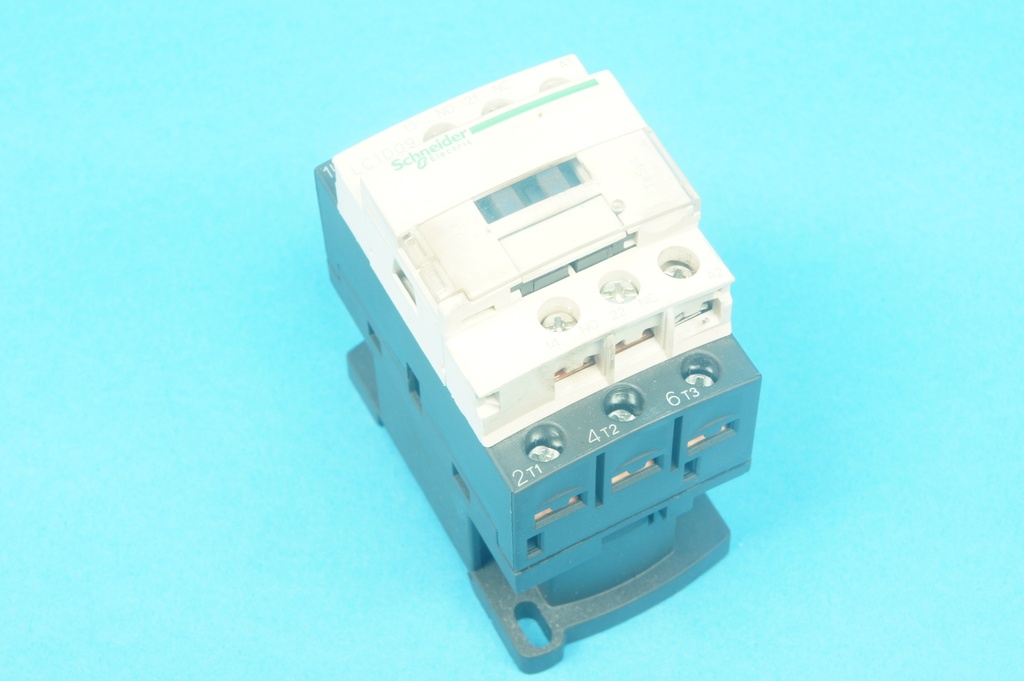 Schneider Electric LC1D09F7 3 pole contactor 110 VAC 50/60 Hz coil with 1 NO and 1 NC contacts 25A, AC-3: 2.2/4/5.5 kW @ 230/400/500-690 VAC