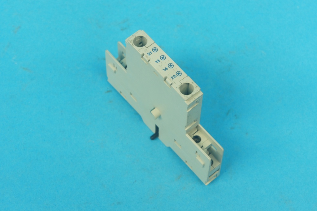 Telemecanique GV1-A01 auxiliary contact block with 1 NO + 1 NC contacts 6A 660 VAC, GV3-ME