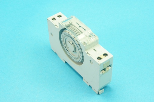 [651306-C] Vynckier 651306 308/712-000 modular programmable time switch analog with 230 VAC coil and 1 NO 16(4)A at 250 VAC contact, daily program, 1 module