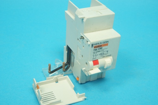 [26547MG-B] Merlin Gerin 26547 Multi9 Vigi C60 63 A 30 mA 220/380 VAC 240/415 VAC residual current (earth leakage) add-on block 2 poles (the box is open)