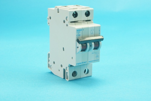 [3232-000-C] Vynckier 3232-000 640022 series E circuit breaker C32A 3 kA 2-pole