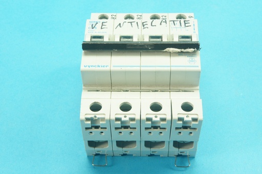 [640660-C] Vynckier 640660 099/6525-000 series G circuit breaker C25A 6 kA 4-poles