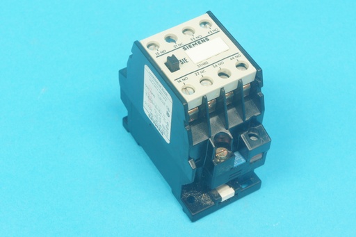 [3TH8031-0AM0-B] Siemens 3TH8031-0AM0 AC contactor 220/264 VAC 50/60 Hz coil with 3 NO and 1 NC contacts, AC-11: 10/6/4/2 A @ 220/380/500/660 VAC (dusty, no box!)